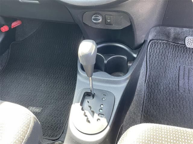 2015 TOYOTA VITZ